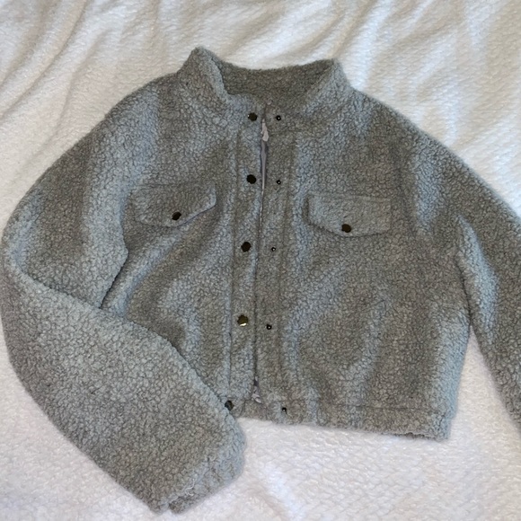 Grey jacket 🤍 - Picture 2 of 6